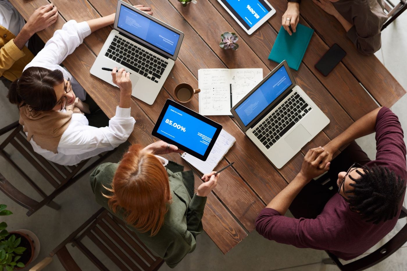Round-table corporate workshop on AI workflows for client services